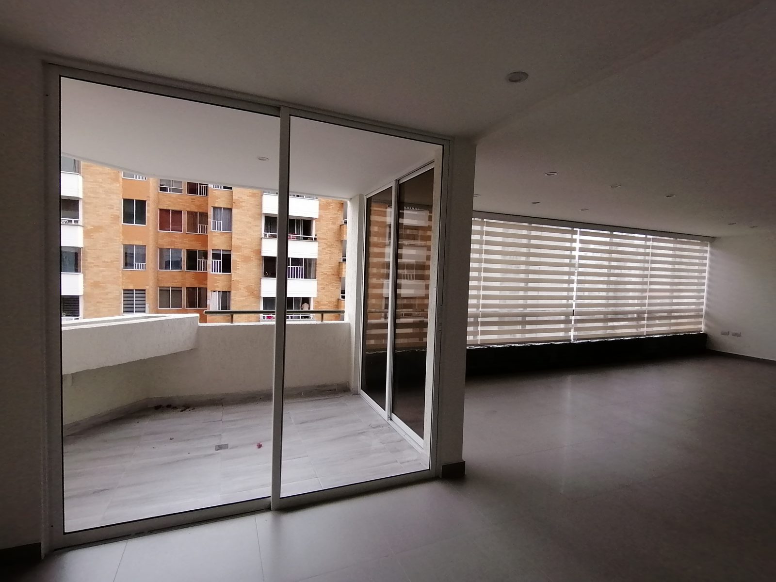 Ventana con polarizado instalado